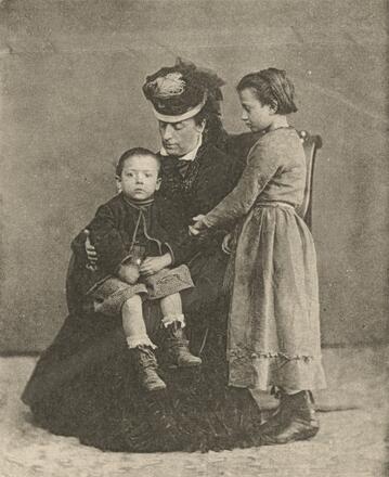 Image of Emily Bliss Gould with Venetian Bartoli Children